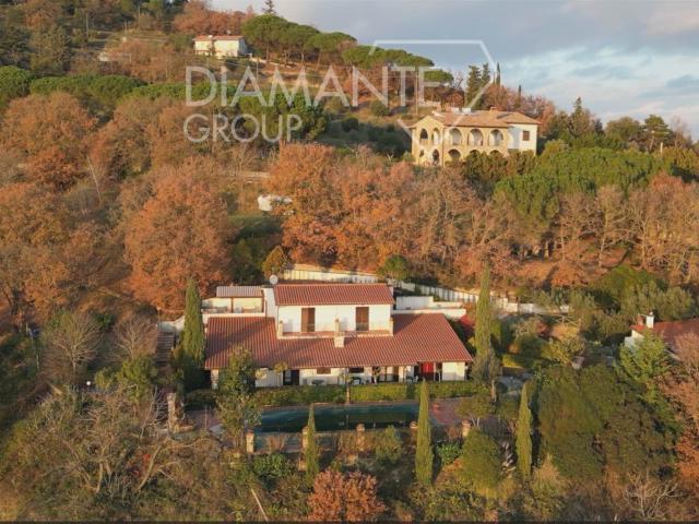 Magione Pg, vicinanze: La villa di 130 mq circa è suddivis. 130m² Magione