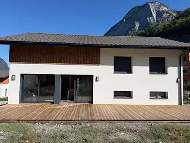 Magland 74300 Achat / Vente maison 5 pièces t5 parking