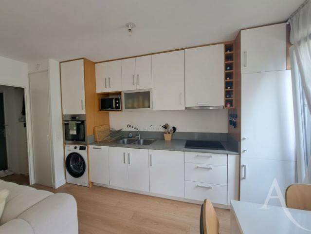 MAGNANVILLE Appartement 2 pièces avec balcon et box ? Résidence récente de 2014 ? Idéal investisseur