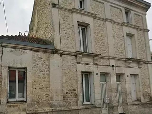 Magnac sur Touvre 16600 Achat / Vente maison 6 pièces t6 au dernier étage cave