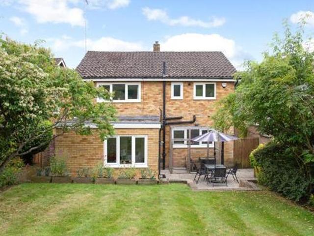 Magnaville Road, Bushey, 3 Bedroom Detached