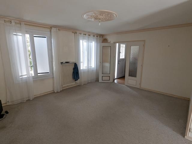 MAGNÉ PLAIN PIED 2 CH GARAGE PREAU