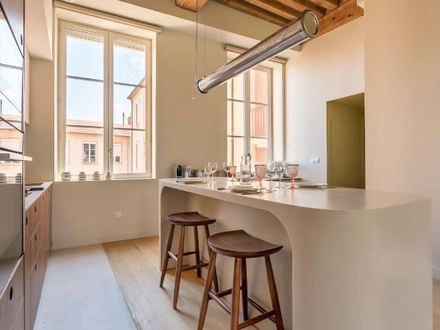 Magneval – Furnished Two Bedroom Apartment in the Heart of Lyon, Lyon Amsterdam Apartments for Rent