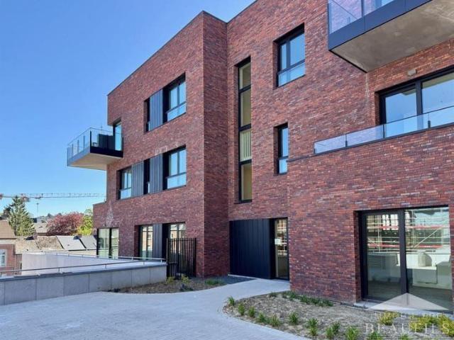 Magnfique appartement neuf avec grande terrasse et jardinet