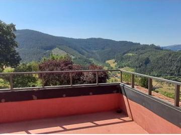 Magnifico conjunto formado por tres construcciones ideal residencial o negocio