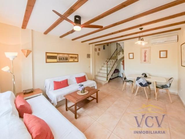 Magnífico chalet adosado con terrazas y vistas al Clot de Galvany en Gran Alacant