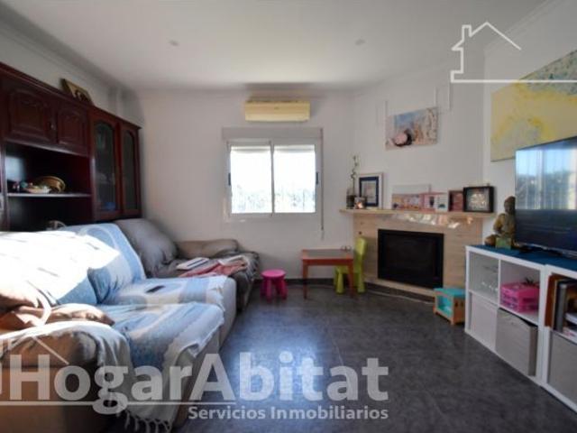 ¡MAGNÍFICO CHALET! AMPLIO CON PISCINA, TERRAZA Y GARAJE