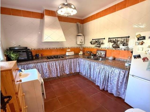 MAGNIFICO CHALET DE 610 m2 EN CASILBLANCO DE LOS ARROYOS