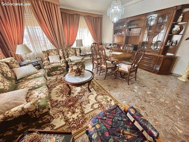 MAGNÍFICO CHALET EN LA MATANZA DE ORIHUELA CON 3600m2 DE PARCELA, GARAJE PARA VARIOS COCHES. MUY C