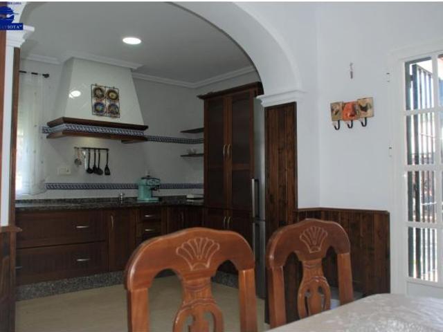 MAGNIFICO CHALET EN LA BARROSA