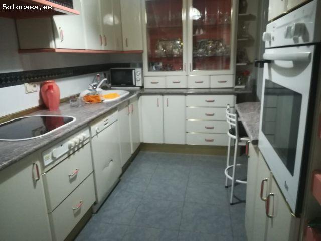 MAGNÍFICO CHALET EN LOJA CON 300M² DE VIVIENDA Y 5.000M² DE TERRENO !