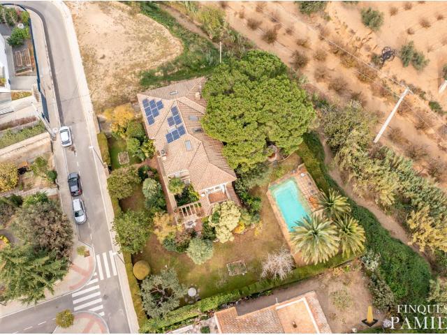 Magnifico chalet en urbanización El Pinar
