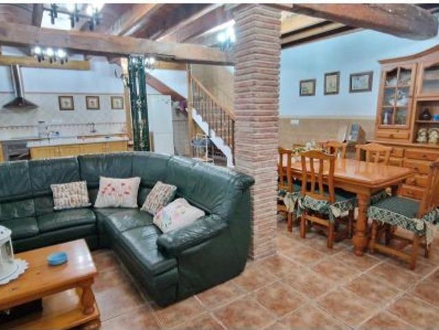Magnífico chalet en zona urbana tranquila a un minuto de Villafranqueza