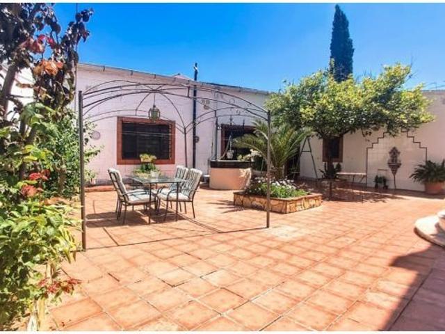 MAGNÍFICO CHALET UBICADO EN LA PRESTIGIOSA ZONA DE CALASANCIO