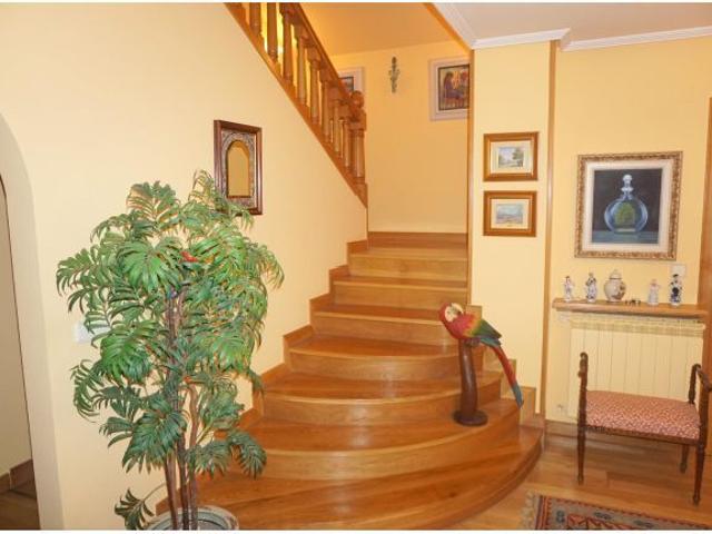MAGNÍFICO CHALET UNIFAMILIAR EN ELORRIAGA. EN URBANIZACIÓN PRIVADA