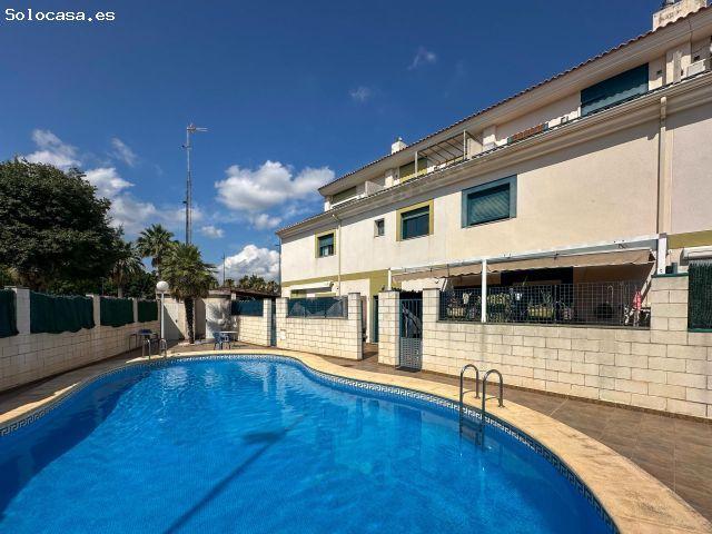 Magnífico adosado de 166 m2 con piscina comunitaria en una tranquila zona residencial de Gandía