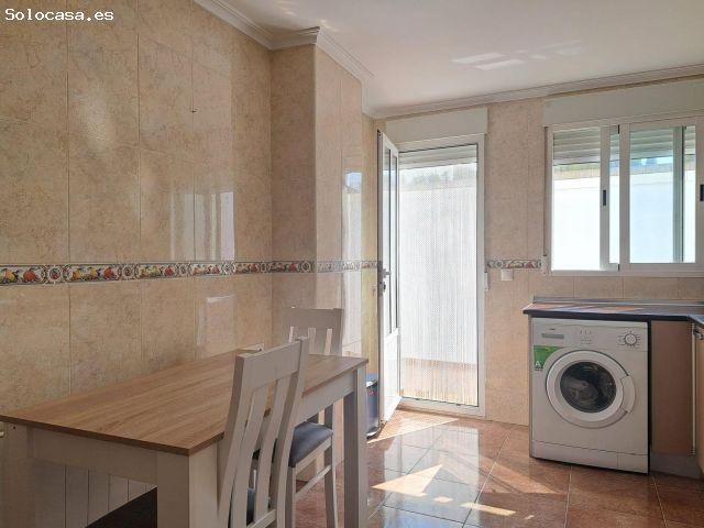 Magnífico adosado de reciente construcción con patio y amplias terrazas