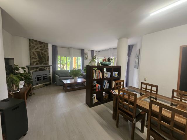 Magnífico apartamento en Calahonda: Reconfigurado para Renta. 145m² Mijas Costa