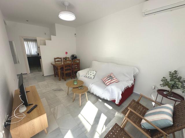 MAGNÍFICO APARTAMENTO EN PLANTA BAJA EN LOS VELEROS