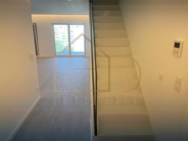 MAGNÍFICO Apartamento T2 com parqueamento. Montijo