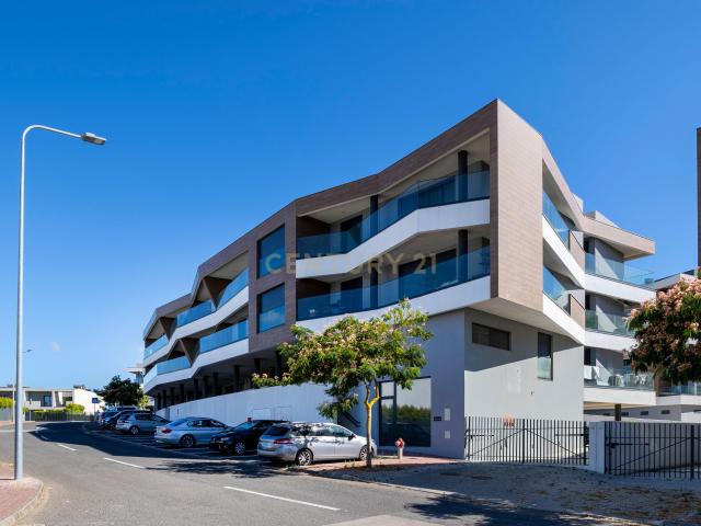 Magnífico apartamento T2 completamente novo a estrear