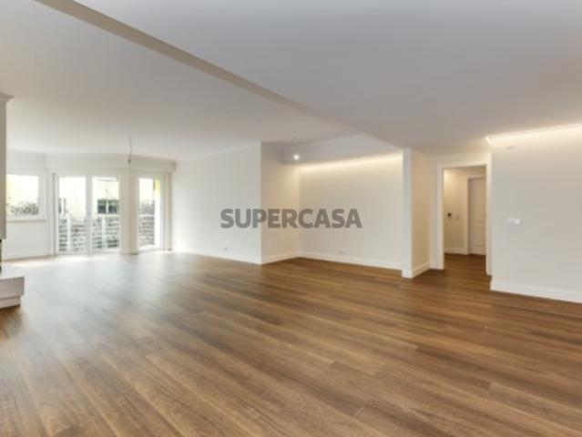 Magnifico apartamento T3 inteiramente remodelado e equipado por arquitecto em zona nobre de Lisboa Expo/Parque das nações