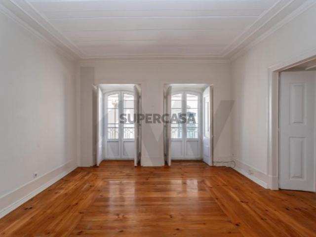 Magnifico Apartamento T4 | Campo de Ourique