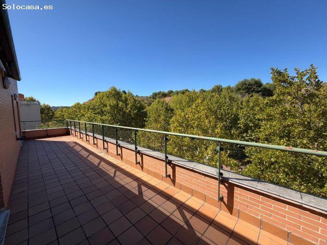 Magnífico ático con terraza de 30 m2 y vistas al parque de Las Contiendas