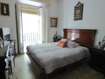 ¡Magnífico piso con ascensor en el centro histórico de Cádiz, junto a la Plaza de San Francisco!