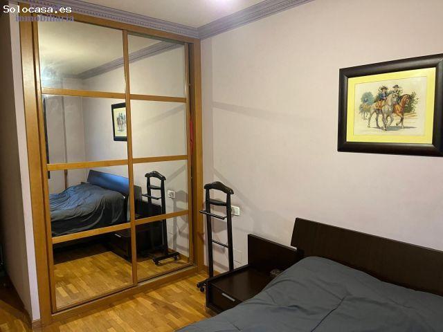 Magnífico piso de tres dormitorios, amplio salón, dos baños, garaje, trastero