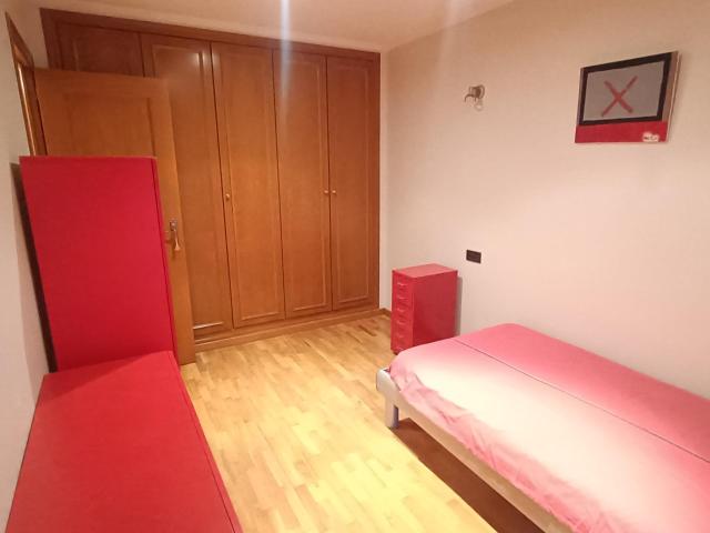 MAGNÍFICO PISO DE TRES DORMITORIOS Y DOS BAÑOS, CON PARKING