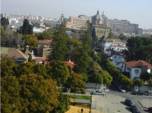 MAGNIFICO PISO EN AVENIDA PRINCIPAL, MUY LUMINOSO