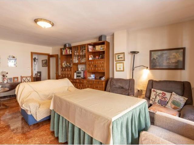 Magnífico piso en Pedro Antonio de Alarcón