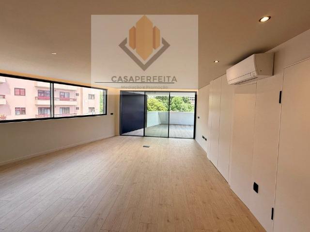 Magnífico T4 com Terraço e Garagem Fechada Centro de Gondo. 141m² Gondomar São Cosme, Valbom e Jovim