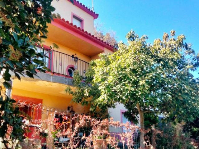 MAGNIFICA CASA UNIFAMILIAR IDEAL PARA DOS FAMILIAS EN PIERA