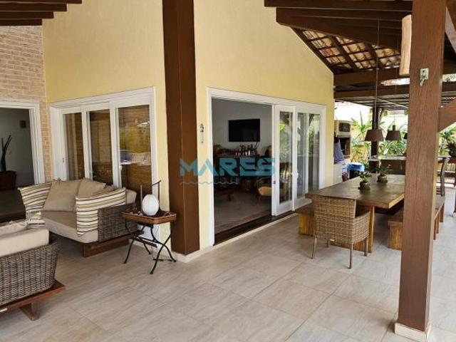 Magnifica casa à venda na praia da Baleia