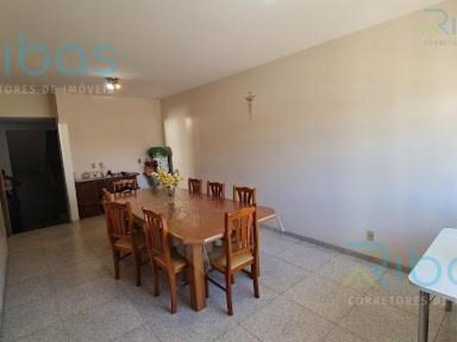 Magnífica casa à venda em Jundiaí SP, Vila Japi II, com 5 quartos, 1 suíte, 4 banheiros, 5 vagas e 4