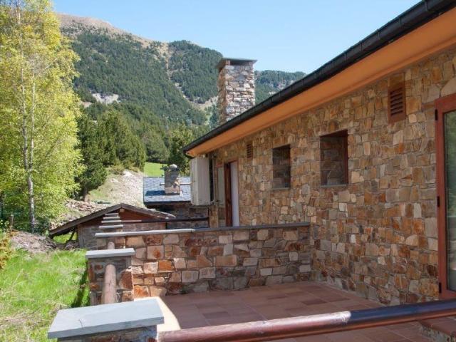 MAGNÍFICA CASA ADOSADA EN CANILLO, ANDORRA