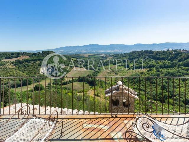 Magnifica casa circondata da un giardino privato, arricchito. 190m² Civitella d'Agliano