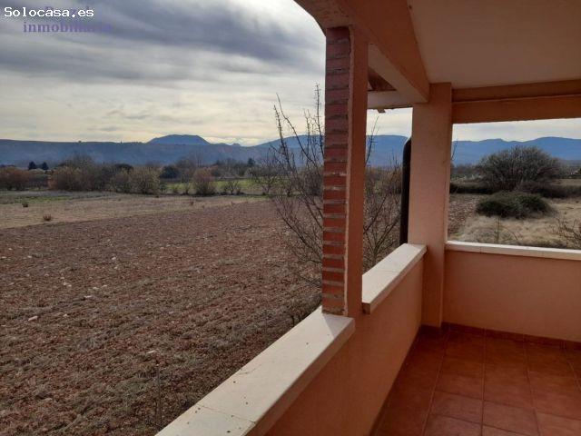 Magnifica casa, con más de dos mil metros de terreno