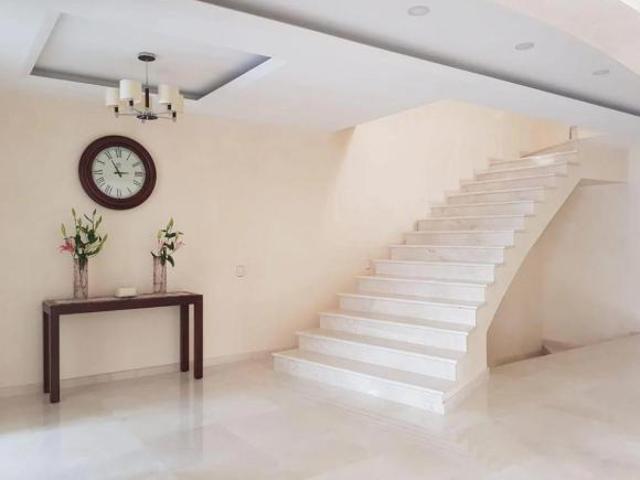 Magnífica Casa en Venta Bosque Real