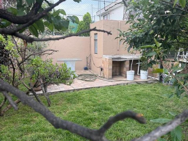 MAGNIFICA CASA EN ESQUINA, CON EXCELENTE UBICACION