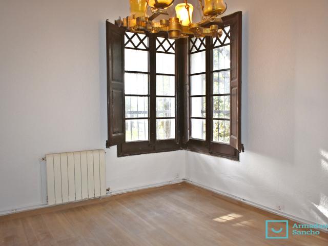 Magnífica casa independiente en Tiana, ideal para familias que buscan tranquilidad, amplitud y confort sin renunciar a la proximidad con la ciudad