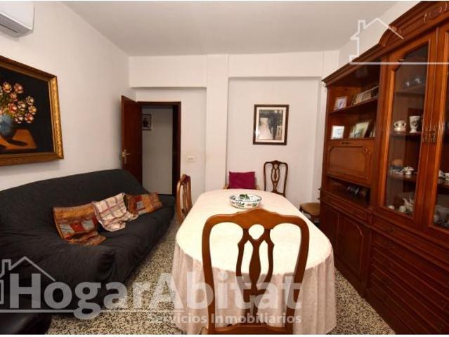 MAGNÍFICA CASA LUMINOSA CON GARAJE Y DOS TERRAZAS, TODA AMUEBLADA