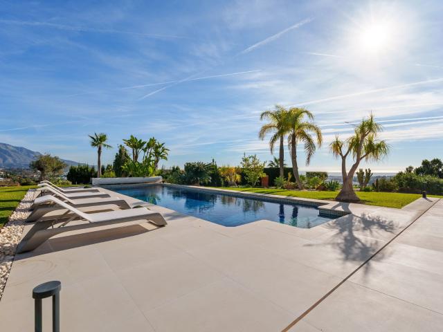 Magnífica finca con vistas independientes al mar y al mar pa. 1177m² Benahavís