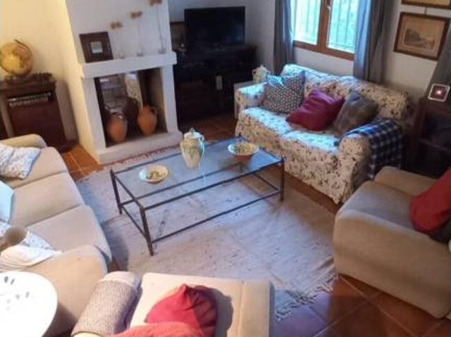 MAGNIFICA FINCA DE 5.000M2 CON PISCINA