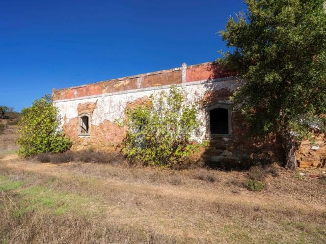 Magnifica herdade em Malhão Loulé com ruina para restaurar