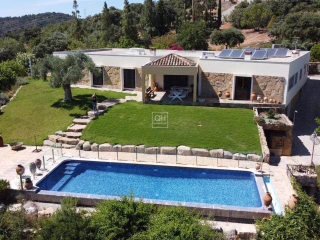Magnifica Moradia 4+1 com Piscina e grande terreno perto de São Brás de Alportel