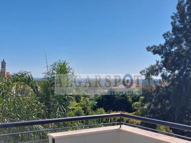 Magnífica moradia T4 com piscina aquecida e cave Almancil 226m² Almancil