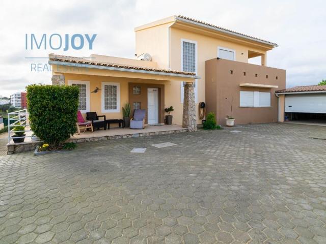 Magnífica Moradia T4 no Algarve 237m² Portimão